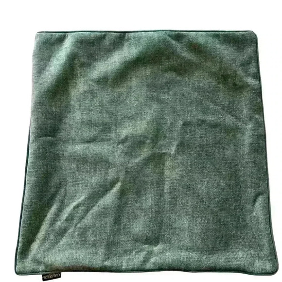 NWOT pillow covers green 24 by 24 inches - Picture 2 of 3
